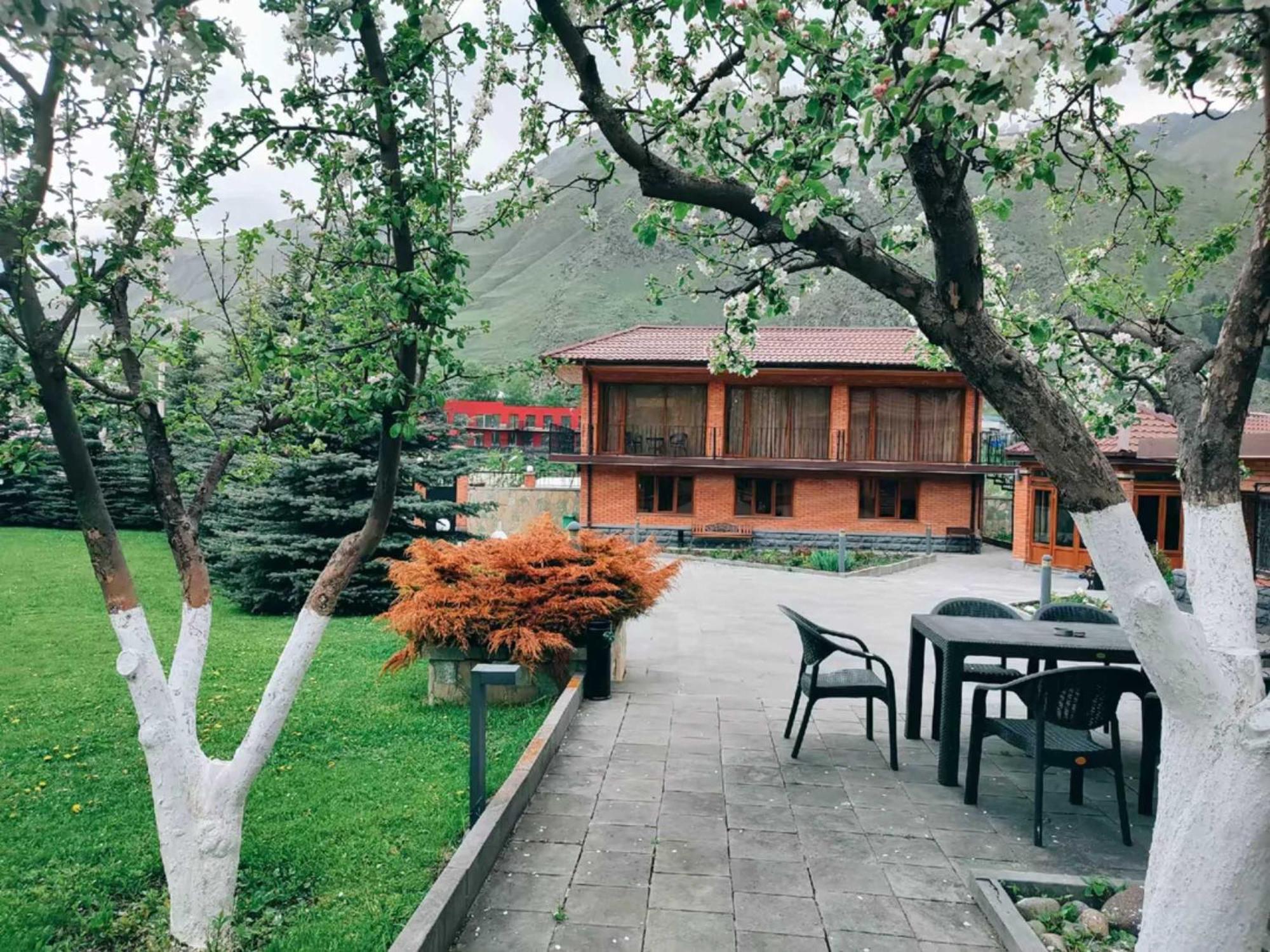 Vardisubani Villa Stepantsminda Exterior photo